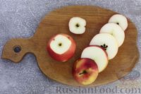Фото приготовления рецепта: Яблоки с кукурузными палочками и карамелью из сгущенки - шаг №2