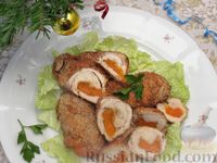 Фото приготовления рецепта: Куриные рулеты с сыром, курагой и грецкими орехами - шаг №12