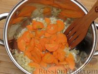Фото приготовления рецепта: Тыква, тушенная в томатно-соевом соусе - шаг №5