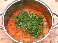Фото приготовления рецепта: Тыква, тушенная в томатно-соевом соусе - шаг №12