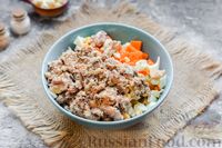 Фото приготовления рецепта: Салат с картофелем, сардинами, морковью и солёными огурцами - шаг №7