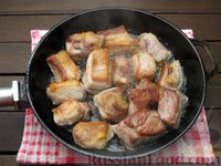 Фото приготовления рецепта: Свиная грудинка, запечённая с перловой крупой - шаг №6