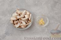 Фото приготовления рецепта: Жареная цветная капуста со стручковой фасолью и грибами - шаг №2