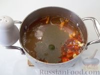 Фото приготовления рецепта: Куриный суп с квасом и вермишелью - шаг №12