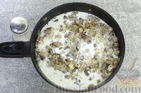 Фото приготовления рецепта: Гречка со сливочно-грибным соусом - шаг №8