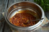 Фото приготовления рецепта: Жареная форель с соусом из авокадо и базилика - шаг №5