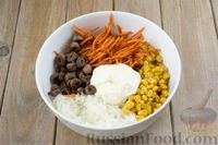 Фото приготовления рецепта: Салат с куриными сердечками, рисом, кукурузой и корейской морковью - шаг №7