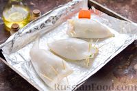 Фото приготовления рецепта: Кальмары, фаршированные омлетом с грибами - шаг №10