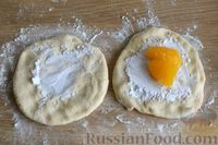 Фото приготовления рецепта: Творожные дрожжевые пирожки с апельсинами - шаг №13