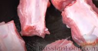 Фото приготовления рецепта: Бигос со свиными ребрами, квашеной и свежей капустой - шаг №1