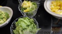 Фото приготовления рецепта: Салат с креветками и авокадо - шаг №5