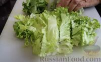 Фото приготовления рецепта: Салат с креветками и авокадо - шаг №3
