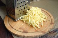 Фото приготовления рецепта: Лепёшка из лаваша, колбасы и сыра - шаг №4