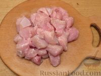 Фото приготовления рецепта: Филе индейки, тушенное с брокколи в сметанно-сырном соусе - шаг №2