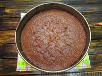 Фото приготовления рецепта: Кофейный торт на кефире, со сметанным кремом и орехами - шаг №15