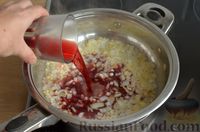 Фото приготовления рецепта: Куриное филе в томатно-винном соусе с сыром - шаг №10