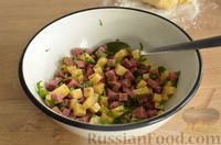 Фото приготовления рецепта: Рогалики из картофельного теста, с колбасой, сыром и зеленью - шаг №8
