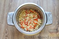 Фото приготовления рецепта: Кускус с морковью и чесноком - шаг №11