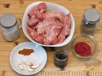 Фото приготовления рецепта: Запечённые куриные шеи в томатно-соевом маринаде с чесноком - шаг №1