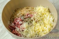 Фото приготовления рецепта: Макароны с копчёной колбасой, сладким перцем, помидорами и сыром фета - шаг №17