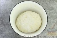 Фото приготовления рецепта: Дрожжевые пирожки с горохом и беконом (на сковороде) - шаг №15