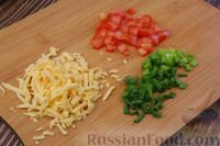 Фото приготовления рецепта: Омлет с кускусом, помидором, сыром и кукурузой (в духовке) - шаг №7