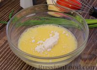 Фото приготовления рецепта: Омлет с кускусом, помидором, сыром и кукурузой (в духовке) - шаг №5