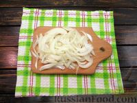Фото приготовления рецепта: Жареный картофель с томатной пастой - шаг №3