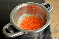 Фото приготовления рецепта: Фасолевый суп с плавленым сыром и беконом - шаг №4