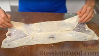 Фото приготовления рецепта: Слоёные лепёшки на сковороде - шаг №3