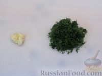 Фото приготовления рецепта: Тефтели из индюшатины, с пекинской капустой, тушенные в томатно-сметанном соусе - шаг №3