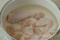 Фото приготовления рецепта: Куриный суп с яйцом - шаг №3