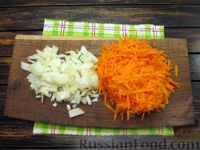 Фото приготовления рецепта: Гречаники с куриной печенью и грибами, тушенные с морковью и луком - шаг №16