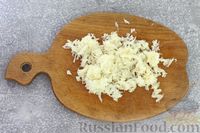 Фото приготовления рецепта: Бутерброды с яйцами, сельдереем и сметаной - шаг №5