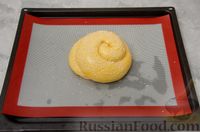 Фото приготовления рецепта: Сдобный хлеб-улитка с кунжутом - шаг №13