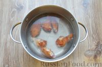 Фото приготовления рецепта: Суп с копчёной курицей и плавленым сыром - шаг №3