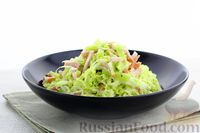 Фото приготовления рецепта: Салат с пекинской капустой, ветчиной и киви - шаг №8