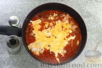 Фото приготовления рецепта: Паста с морепродуктами в сливочно-томатном соусе - шаг №7