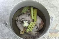 Фото приготовления рецепта: Куриный суп с чечевицей, сладким перцем, сельдереем и беконом - шаг №4