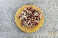 Фото приготовления рецепта: Салат с сельдью, сельдереем, солёными огурцами и горчицей - шаг №5