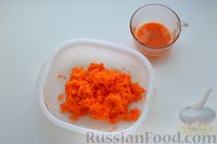 Фото приготовления рецепта: Морковное печенье с изюмом и корицей - шаг №9
