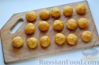 Фото приготовления рецепта: Морковное печенье с изюмом и корицей - шаг №13