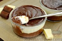Фото приготовления рецепта: Кремовый десерт с шоколадной глазурью (без выпечки) - шаг №14