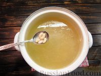 Фото приготовления рецепта: Суп из квашеной капусты с фасолью - шаг №7