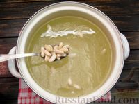 Фото приготовления рецепта: Суп из квашеной капусты с фасолью - шаг №6