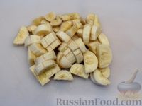 Фото приготовления рецепта: Куриное филе в сливочном соусе с бананами - шаг №5