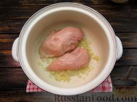 Фото приготовления рецепта: Картофельный суп-пюре с курицей и кукурузой - шаг №6