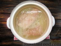 Фото приготовления рецепта: Картофельный суп-пюре с курицей и кукурузой - шаг №7