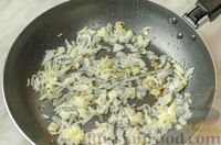 Фото приготовления рецепта: Кулебяка с куриными сердечками, капустой, гречкой и грибами - шаг №28