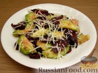 Фото к рецепту: Салат из авокадо со свеклой